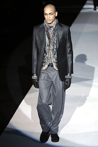 Giorgio Armani / - 2009-2010